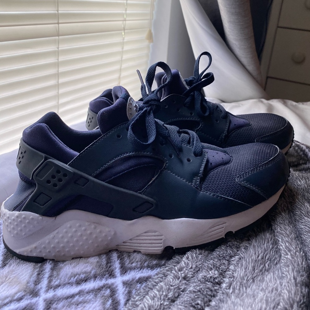Navy blue Nike huaraches